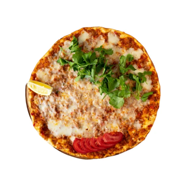 Lahmacun met sucuk, kaas en groenten